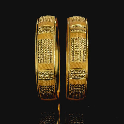 Aira Bangles (Set of 2)